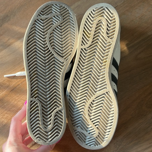 Adidas Superstars - Picture 5 of 7